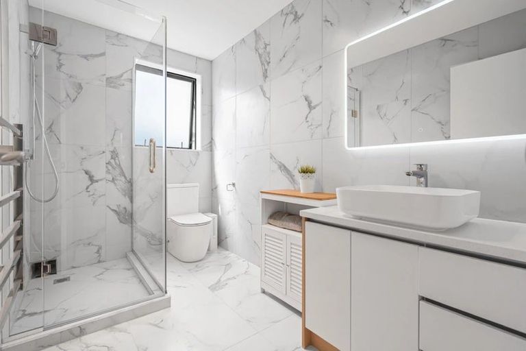 Photo of property in 5b Frontier Lane, Flat Bush, Auckland, 2019