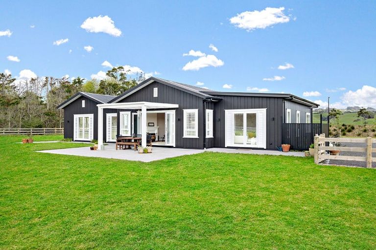 Photo of property in 118 Tourist Road, Clevedon, Papakura, 2582