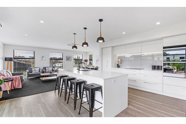 Photo of property in 21 Awa Place, Rangiora, 7400