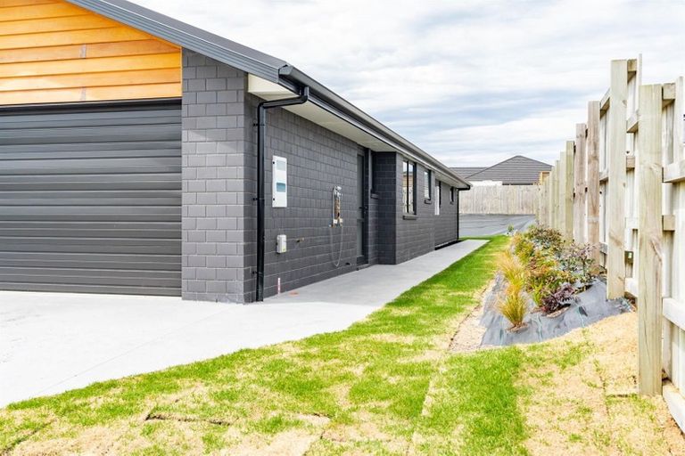 Photo of property in 34 Marram Place, Mangawhai Heads, Mangawhai, 0505