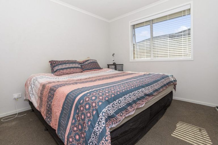 Photo of property in 6 Waipokapu Place, Opaheke, Papakura, 2113