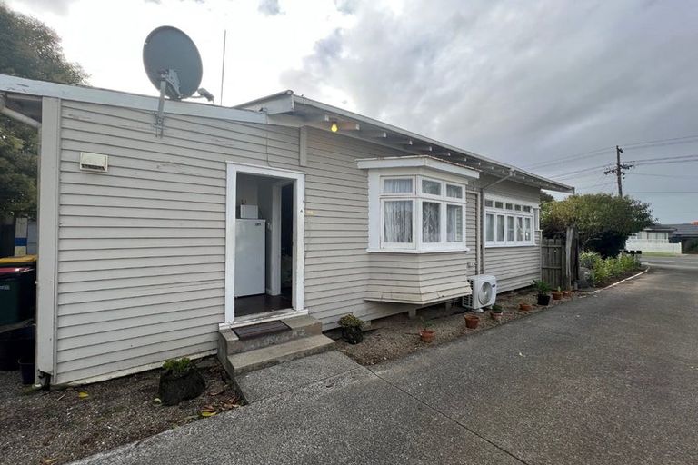 Photo of property in 1a/24 Vine Street, Mangere East, Auckland, 2024