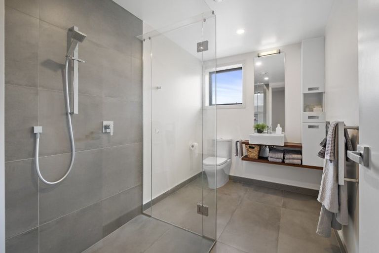 Photo of property in 67 Ruapehu Drive, Fitzherbert, Palmerston North, 4410