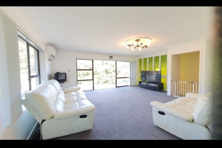 Photo of property in 24 Eugenia Rise, Totara Heights, Auckland, 2105