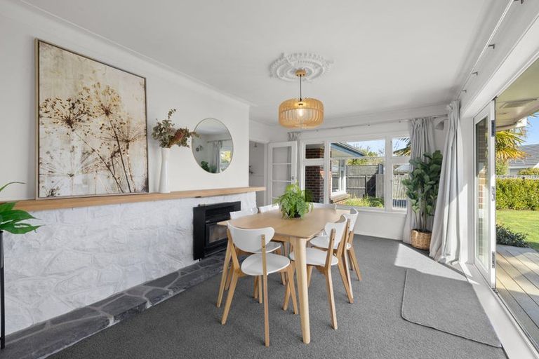 Photo of property in 27 Barclay Place, Burwood, Christchurch, 8061