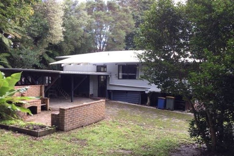 Photo of property in 54 Derwent Crescent, Titirangi, Auckland, 0604