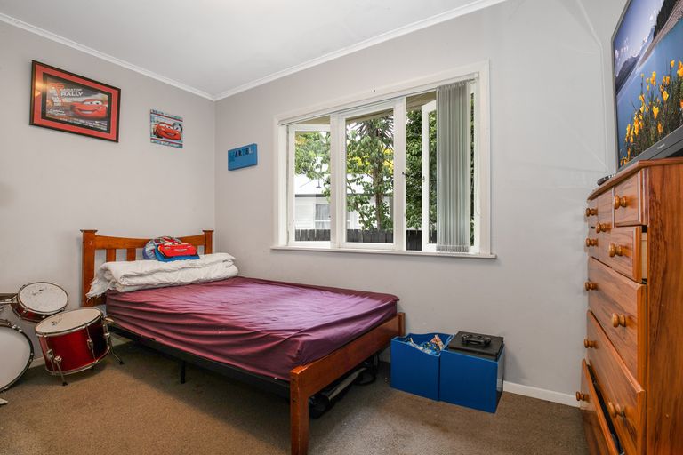 Photo of property in 10 Rollerson Street, Papakura, 2110