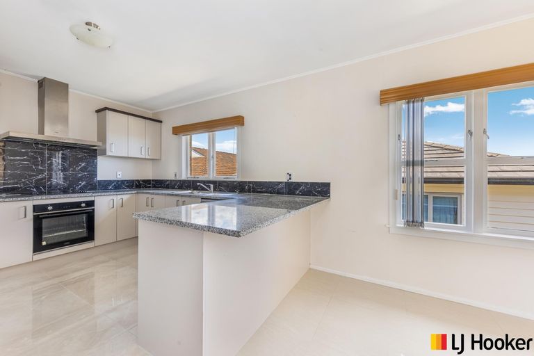 Photo of property in 61 Halver Road, Hillpark, Auckland, 2102