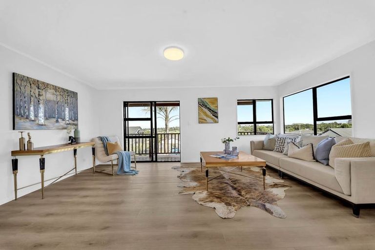 Photo of property in 10 Marco Place, Highland Park, Auckland, 2010