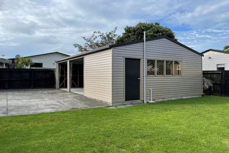 Photo of property in 33 Kilkelly Avenue, Pinehill, Auckland, 0632