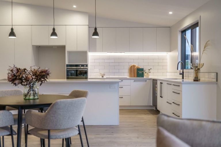 Photo of property in 3 Mount Prospect Lane, Wanaka, 9305