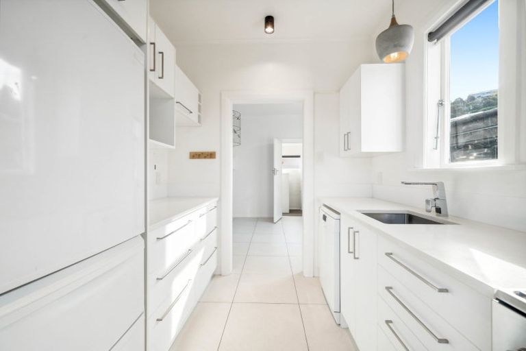 Photo of property in 17 Rotherham Terrace, Miramar, Wellington, 6022