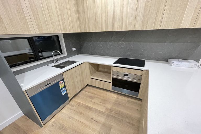 Photo of property in 42e Westgate Drive, Westgate, Auckland, 0614