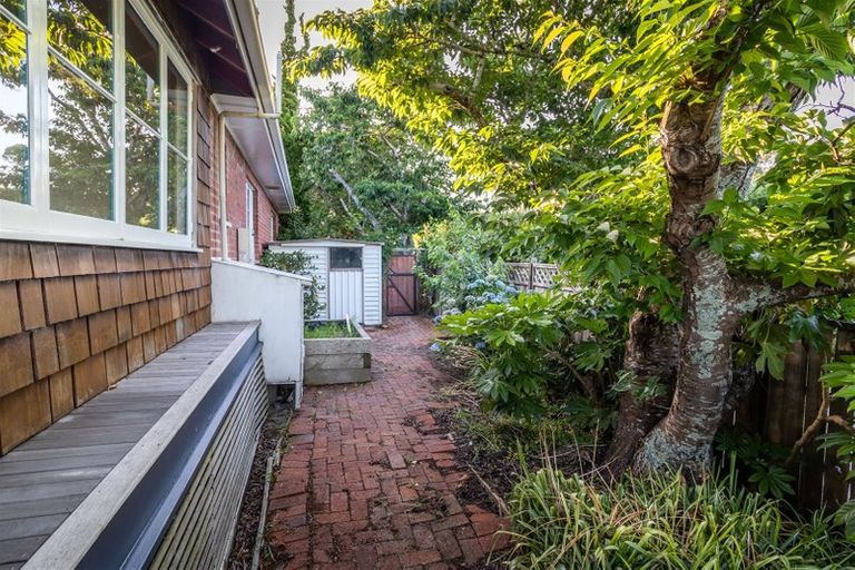 Photo of property in 36 Ruawai Road, Mount Wellington, Auckland, 1060