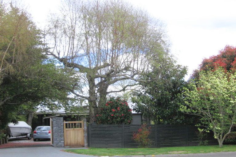Photo of property in 61 Shepherd Road, Waipahihi, Taupo, 3330