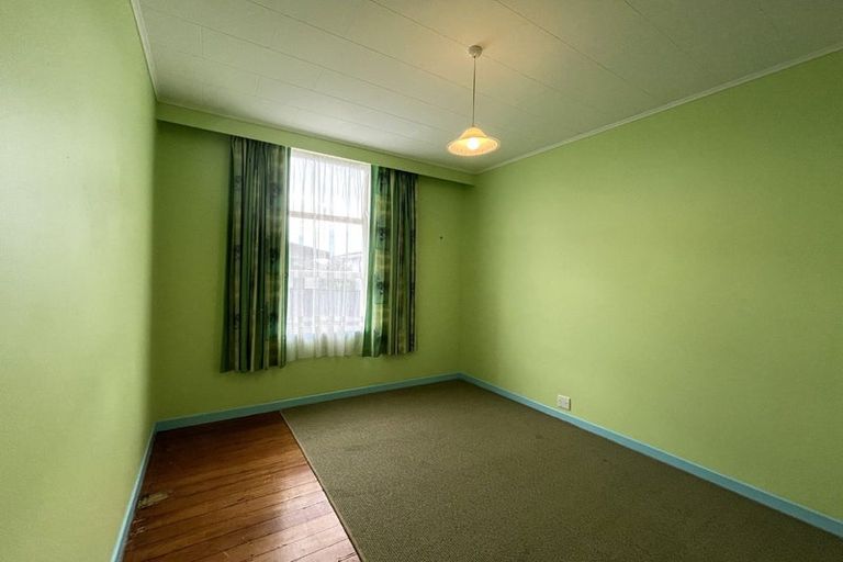 Photo of property in 20 Holsworthy Road, Lower Vogeltown, New Plymouth, 4310