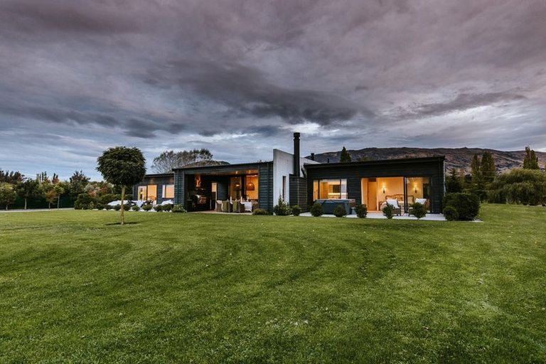 Photo of property in 26 River Quartz Terrace, Wanaka, 9382
