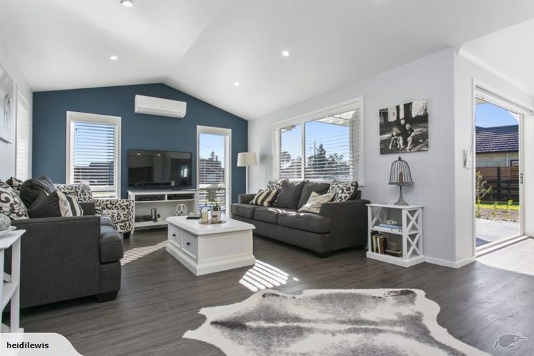 Photo of property in 32 Mike Smith Drive, Cambridge, 3434