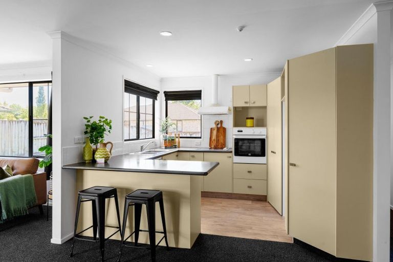 Photo of property in 15 Farnham Close, Rototuna North, Hamilton, 3210