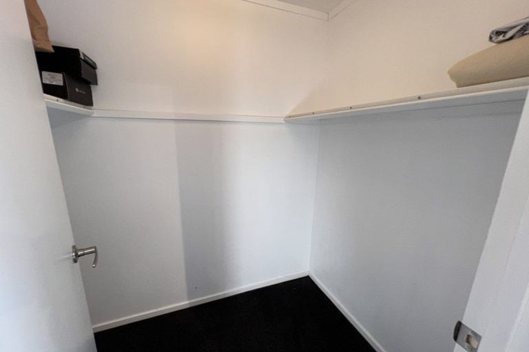 Photo of property in 33 Logan Way, Kelvin Grove, Palmerston North, 4414