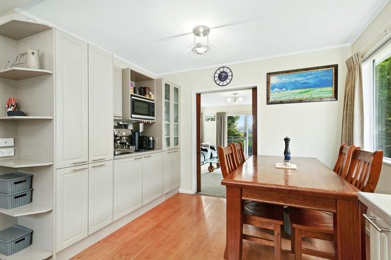 Photo of property in 102 Stewart Drive, Newlands, Wellington, 6037