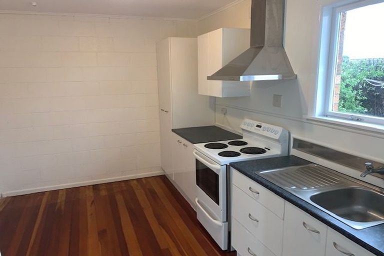 Photo of property in 28 Nevada Road, Silverdale, Hamilton, 3216