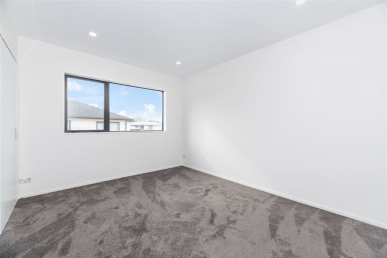 Photo of property in 18b Riverpark Crescent, Henderson, Auckland, 0610