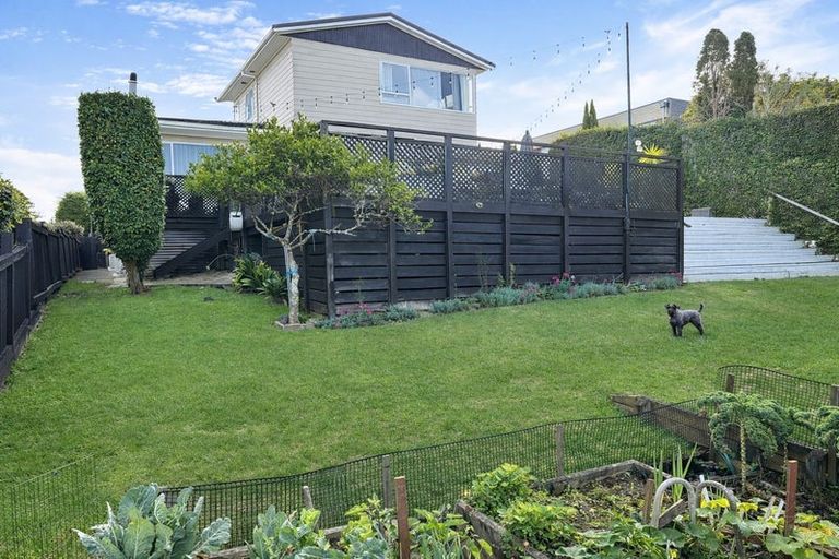 Photo of property in 33 Agincourt Street, Glenfield, Auckland, 0629
