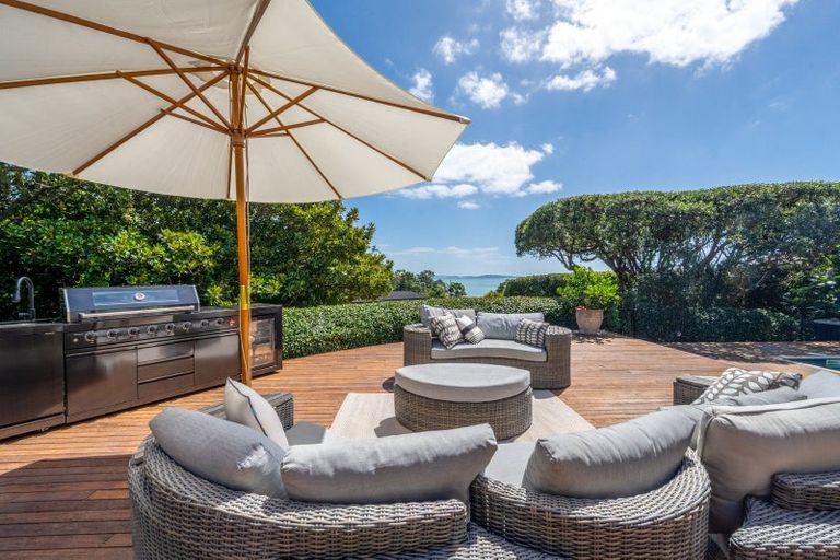 Photo of property in 188 Mellons Bay Road, Mellons Bay, Auckland, 2014