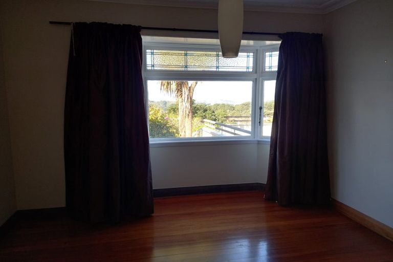 Photo of property in 82 Mortimer Terrace, Brooklyn, Wellington, 6021