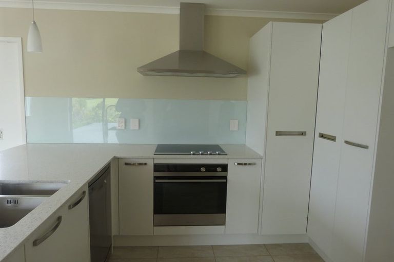 Photo of property in 28c Tram Valley Road, Swanson, Auckland, 0614