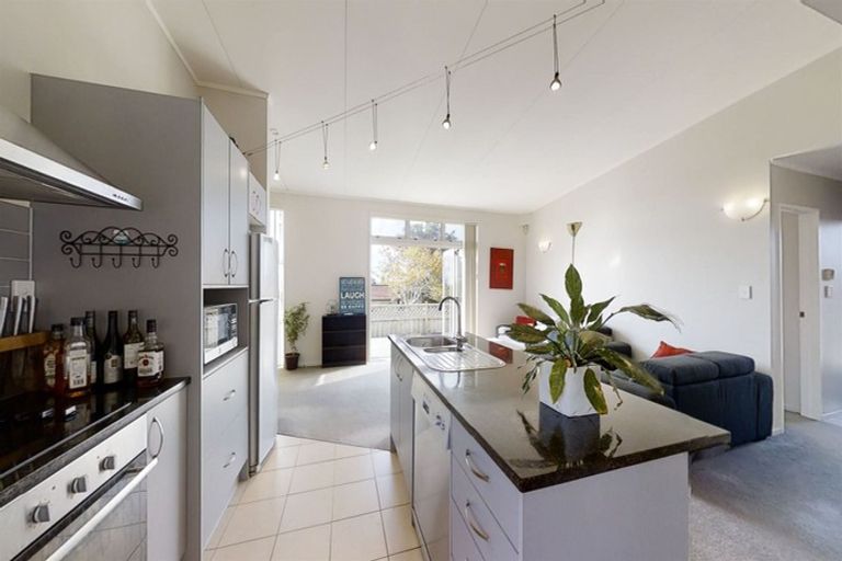 Photo of property in 2 Merlot Lane, Pukekohe, 2120