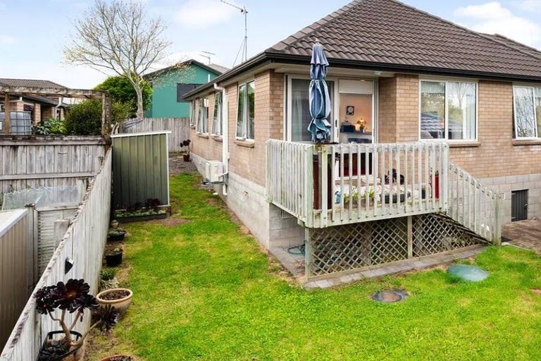Photo of property in 11 Logan Place, Waiuku, 2123