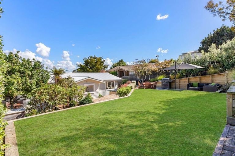 Photo of property in 14 Norman Road, Hauraki, Auckland, 0622