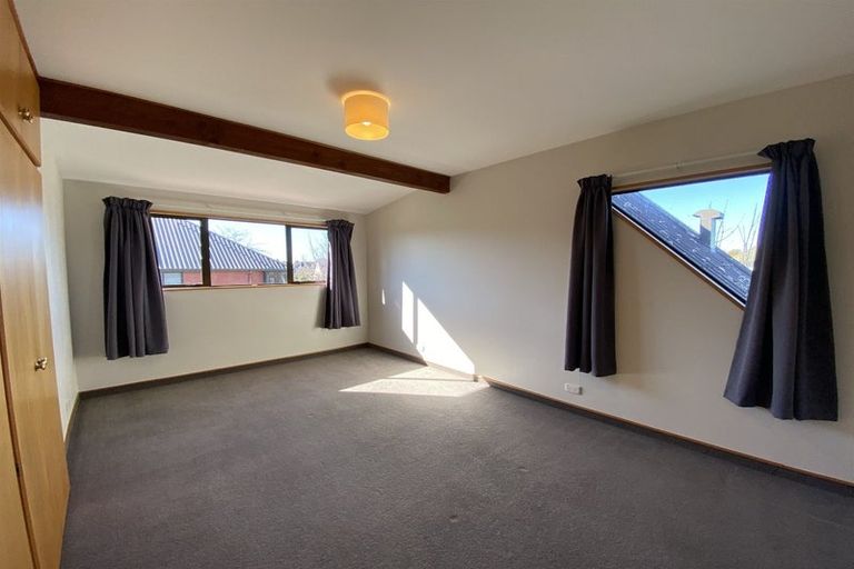 Photo of property in 2/5 Derenzy Place, Avonhead, Christchurch, 8042