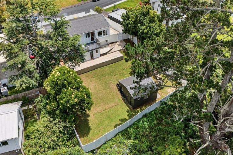 Photo of property in 17 Lysander Crescent, Beach Haven, Auckland, 0626