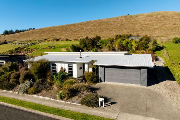 Photo of property in 20 Genia Drive, Wakefield, 7025