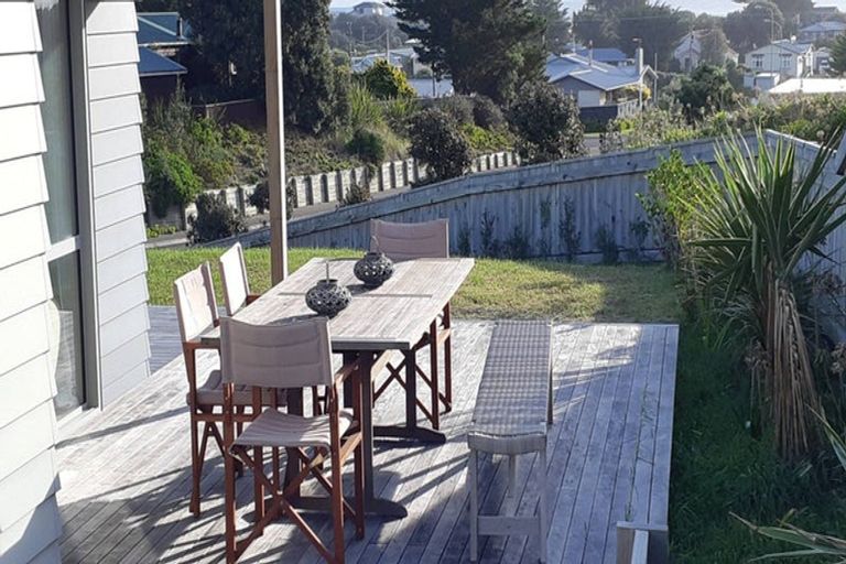 Photo of property in 29 Taonui Street, Waitarere Beach, Levin, 5510