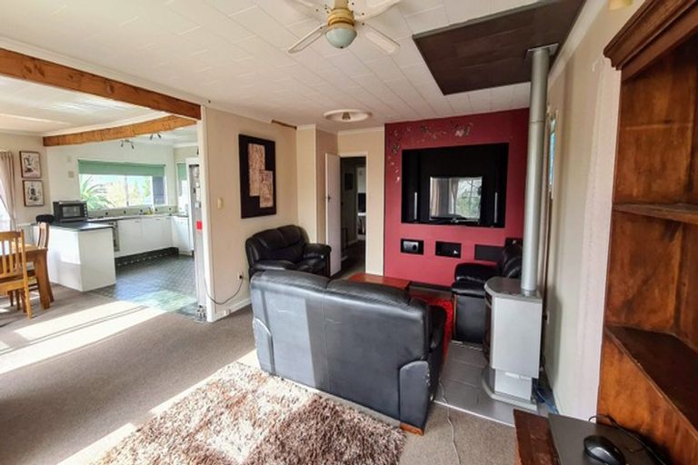 Photo of property in 5 View Street, Maungaturoto, 0520