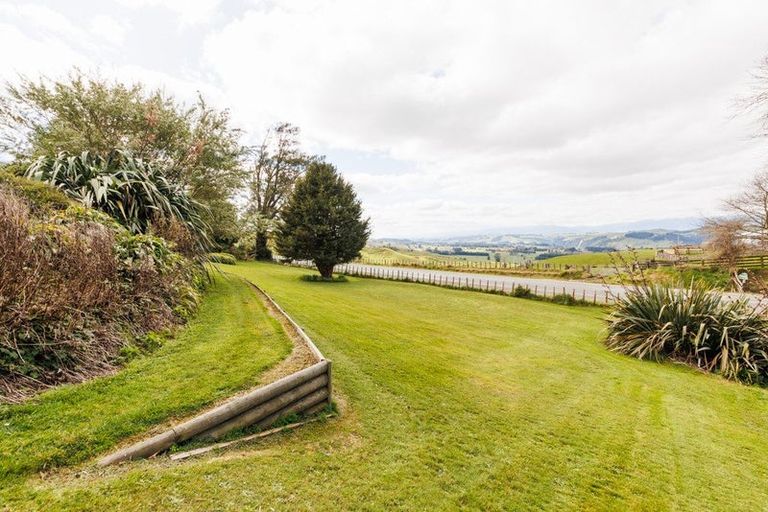 Photo of property in 15 Hau Whiti Place, Kimbolton, 4774