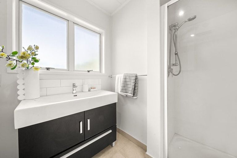 Photo of property in 307 Ruakokoputuna Road, Ruakokoputuna, Martinborough, 5781