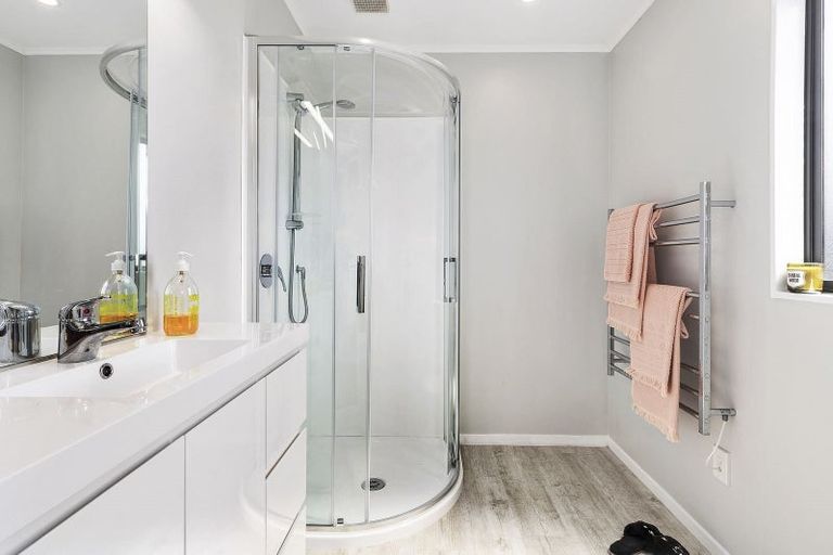 Photo of property in 94 Woodman Drive, Tawa, Wellington, 5028