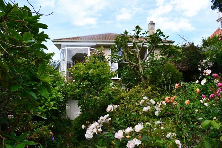 Photo of property in 12 Ure Street, South Hill, Oamaru, 9400