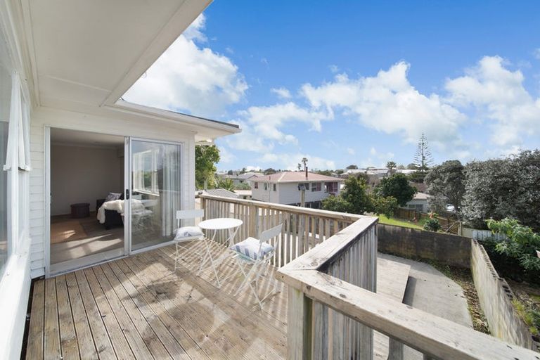 Photo of property in 12 Ronald Place, Manurewa, Auckland, 2102