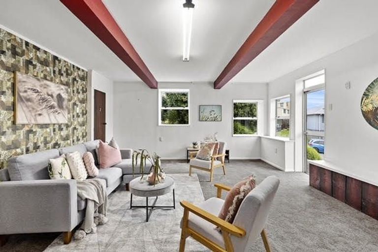 Photo of property in 45 Hiwi Crescent, Titahi Bay, Porirua, 5022