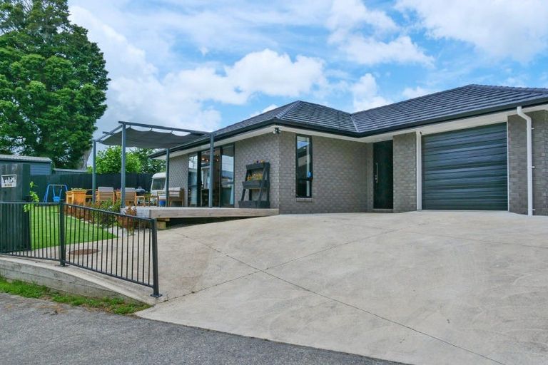Photo of property in 1 Cedar Place, Tikipunga, Whangarei, 0112