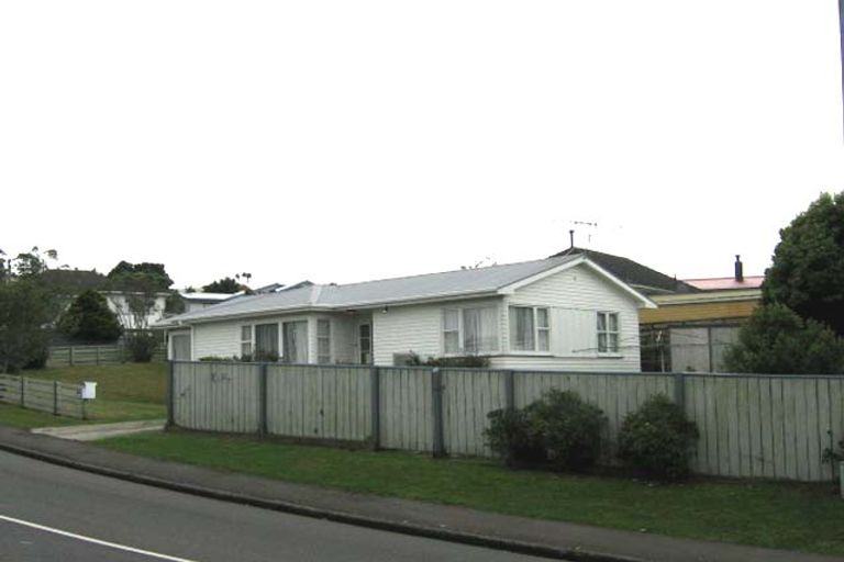 Photo of property in 46 Stewart Drive, Newlands, Wellington, 6037
