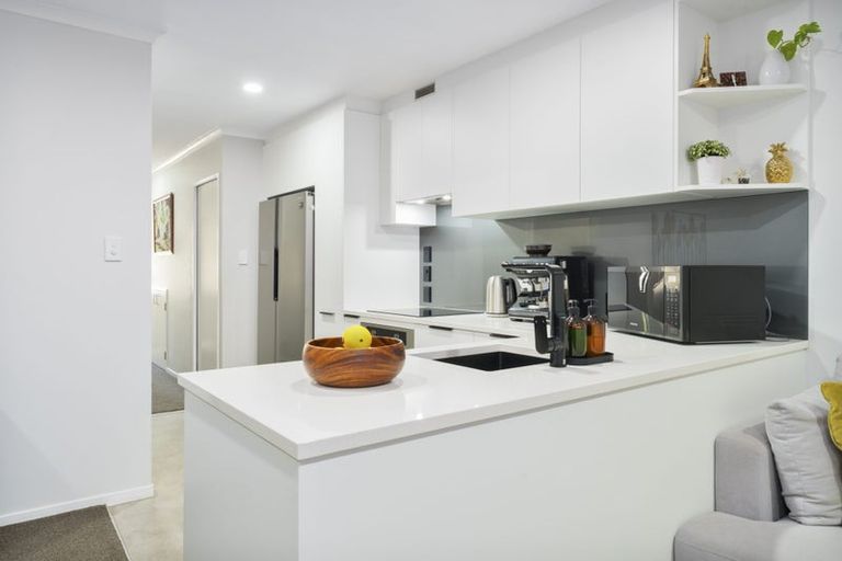 Photo of property in 11/17 Harbour View Road, Te Atatu Peninsula, Auckland, 0610