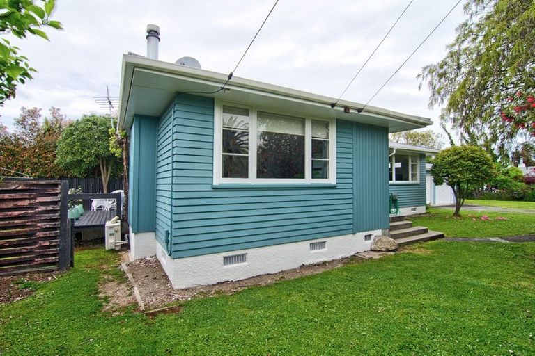 Photo of property in 12 Madden Place, Solway, Masterton, 5810