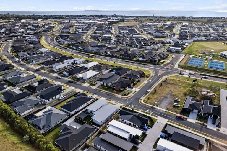 Photo of property in 90 Dunkeld Drive, Papamoa, 3118